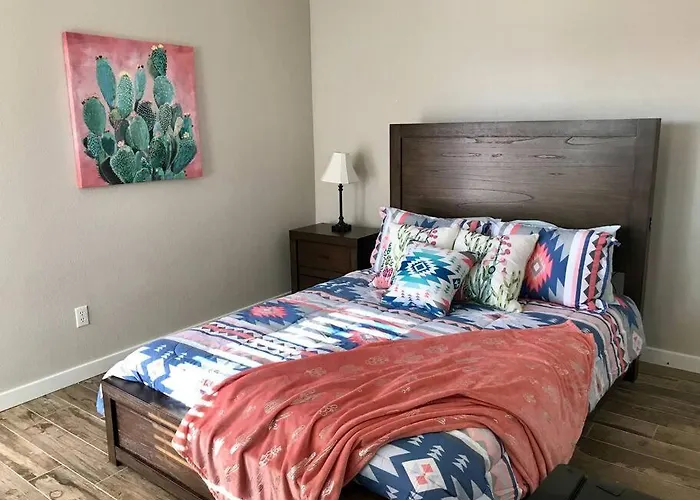 Private View On The Side Of 95! Sleeps 16 Lake Havasu City