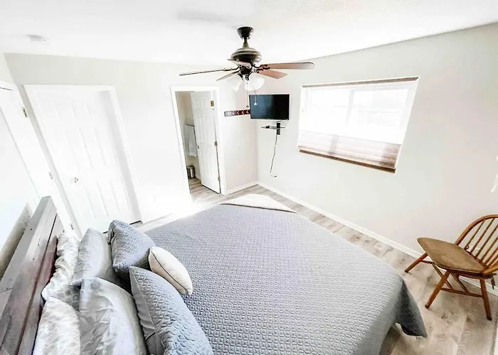 Private View On The Side Of 95! Sleeps 16 *
