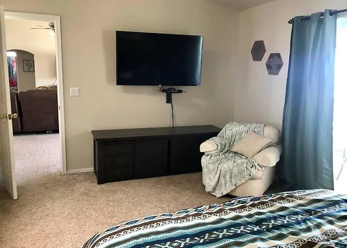 Private View On The Side Of 95! Sleeps 16 * Lake Havasu City